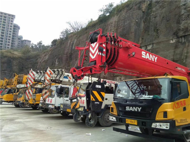 石嘴山市吊车出租按什么计费？台班费、单次费、里程费怎么算？