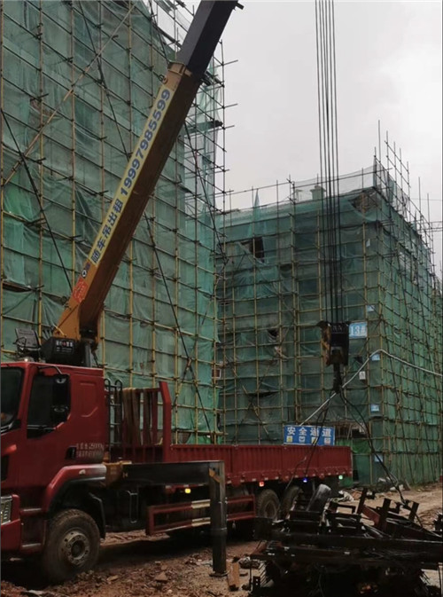 石嘴山市“慢工细活”—— 吊车的 “微动控制” 技术